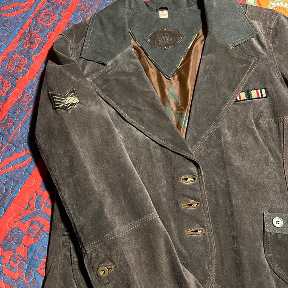 Ladies Sueded Leather Jacket. XL - Picture 3 of 11